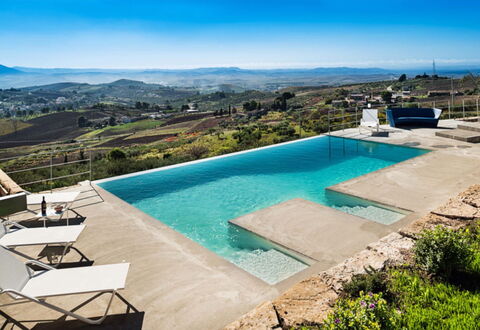 Villa Eroica: Svømmepøl, Blå, Udvej, Kompositmateriale, Eco Hotel, Udendørs Møbler, Liggestol, Thermae, Skygge, Ferieby