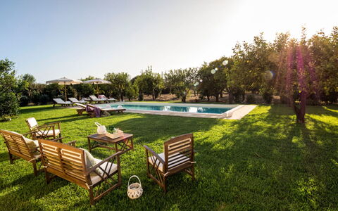Villa del Sirio: Have, Udendørs Møbler, Lawn, Fritid, Landscaping, Udvej, Skygge, Parkere, Estate, Svømmepøl