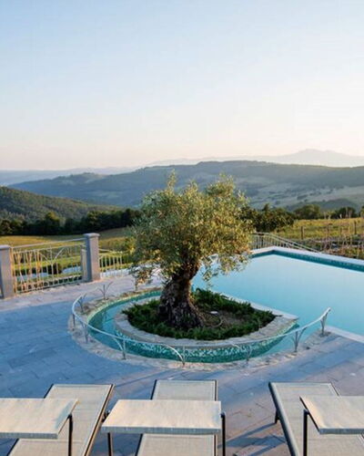 Villa Rufeno: Landskab, Bakke, Bjergkæde, Udendørs Møbler, Svømmepøl, Hill Station, Eco Hotel, Udvej, Landscaping, Estate