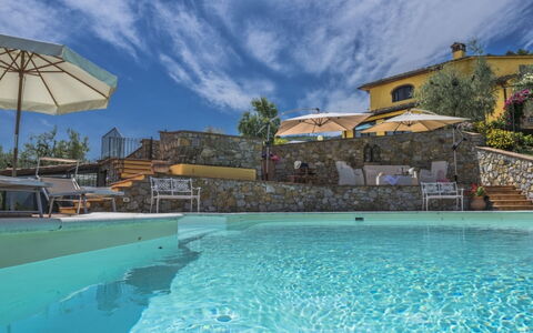 Villa Lucente: Svømmepøl, Estate, Udvej, Hacienda, Villa, Eco Hotel, Water Feature, Udendørs Møbler, Ferieby, Landscaping