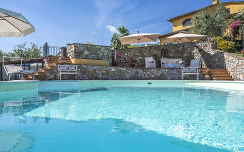 Villa Lucente: Svømmepøl, Udvej, Eco Hotel, Udendørs Møbler, Villa, Hacienda, Estate, Ferieby, Hotel, Landscaping