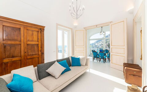 Villa Limoncello: Møbel, Indretning, Gulvbelægning, Etage, Træ, Couch, Værelse, Loft, Stue, Hjem