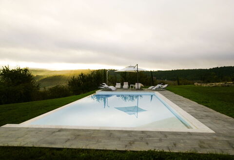 Villa Eline: Svømmepøl, Landscaping, Skygge, Udvej, Udendørs Møbler, Eco Hotel, Water Feature, Liggestol, Thermae, Evergreen