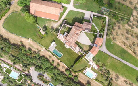Tenuta le Selve: Boligområde, Hus, Hjem, Landskab, Estate, Tag, Land Lot, Almindeligt, Have, Landscaping