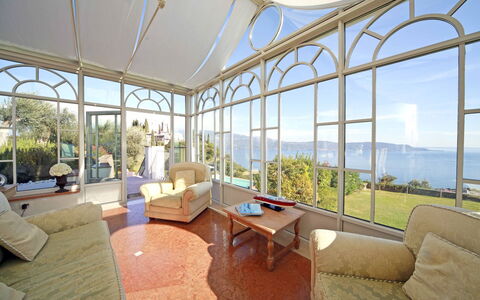 Tenuta le Selve: Eco Hotel, Estate, Skygge, Villa, Stueplante, Veranda, Altan, Mansion, Dagslys, Udendørs Struktur