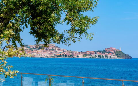 Terrazza Dell'Elba: Blå, Himmel, Vand, Krop Af Vand, Horisont, Sommer, Coastal Og Oceaniske Landskabsformer, Hav, Kyst, Bank