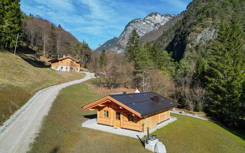 Baita Piciola: Hus, Tag, Sommerhus, Landdistrikt, Hjem, Hytte, Landsby, Bjælkehytte, Hill Station, Bjergkæde