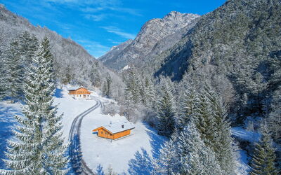 Baita Piciola: Træ, Bjergrige Landskabsformer, Bjerg, Hus, Sommerhus, Hjem, Bjergkæde, Skov, Hill Station