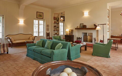 Poggio Cavallino Private Pool, Wifi, Maremma: Møbel, Indretning, Gulvbelægning, Etage, Træ, Loft, Stol, Værelse, Couch, Stue