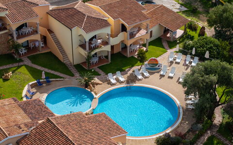 Apartment Sardinia Seaside Ac And Wifi: Svømmepøl, Udvej, Villa, Udendørs Møbler, Ferieby