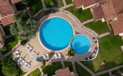 Apartment Sardinia Seaside Ac And Wifi: Svømmepøl, Udvej, Thermae, Fritid, Eco Hotel, Hacienda, Liggestol, Hotel, Udendørs Møbler, Ferieby