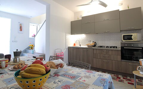 Villetta Elena, Ac, Wifi, Lido Degli Scacchi: Møbel, Indretning, Køkken, Gulvbelægning, Countertop, Køkken Apparat, Træ, Etage, Større Bandage, Cabinetry