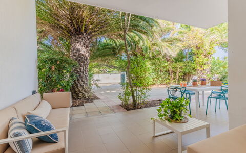 Villa Nami: Eco Hotel, Skygge, Udvej, Stol, Udendørs Møbler, Have, Landscaping, Tropics, Stueplante