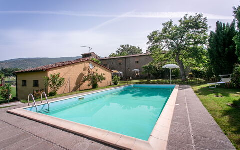 Villa Gelsi: Svømmepøl, Udvej, Fritid, Thermae, Udendørs Møbler, Hacienda, Eco Hotel, Estate, Water Feature, Backyard