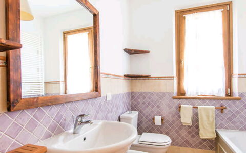 Villa Camaiore: Sanitærarmatur, Gulvbelægning, Indretning, Badeværelse, Etage, Tap, Vvs, Badeværelsesvask, Håndvask, Hjem