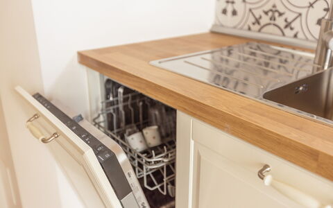 Dimora Storica: Køkken, Countertop, Træ, Indretning, Gulvbelægning, Cabinetry, Køkken Apparat, Større Bandage, Etage, Hjem