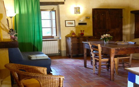 Appartamento Rustico, Wifi, Perugia: Møbel, Indretning, Gulvbelægning, Træ, Etage, Bord, Stol, Køkken & Spisebord, Værelse, Spisestue