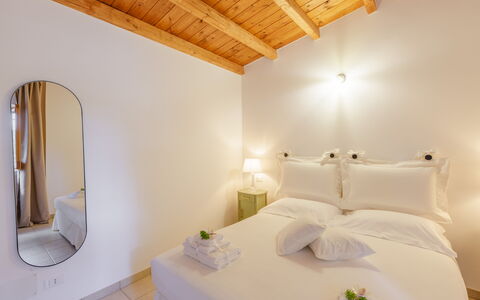 Trullo Quattro Carrini: Udvej, Hotel, Svømmepøl, Eco Hotel, Boutique Hotel, Stueplante, Villa, Penthouselejlighed
