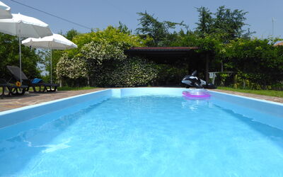 Silea Apartments, Pool, Garden, Treviso: Blå, Svømmepøl, Fritid, Udvej, Udendørs Møbler, Skygge, Eco Hotel, Backyard, Paraply, Hacienda