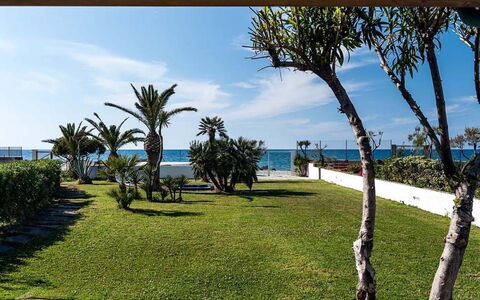 Cala Marina: Blå, Hav, Skygge, Kyst, Coastal Og Oceaniske Landskabsformer, Ocean, Tropics, Lawn
