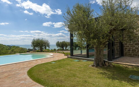 Villa Trasimena: Have, Estate, Landscaping, Svømmepøl, Skygge, Stuehus, Villa, Backyard, Hacienda