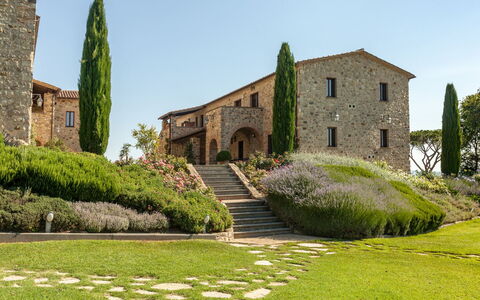 Torre Antica: Have, Landscaping, Gårdsplads, Villa, Hacienda, Botanisk Have, Walkway, Hæk, Stuehus