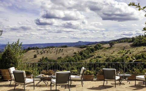 Podere Bella Vista: Møbel, Udendørs Møbler, Landskab, Stol, Land Lot, Udendørs Bord, Skygge, Landscaping, Gårdhave, Eco Hotel