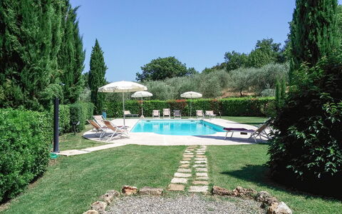 Agriturismo Agresto Apartments And Cottage, Pool,: Svømmepøl, Udendørs Møbler, Udvej, Have, Lawn, Liggestol, Backyard, Landscaping, Skygge, Thermae
