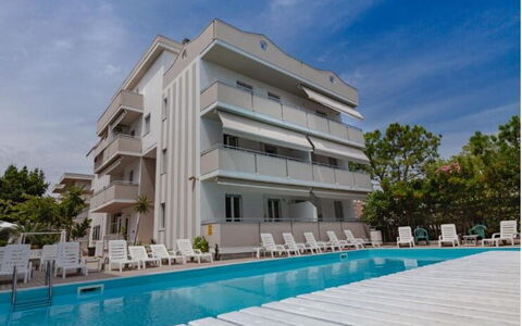 Marconi Seaside Residence, Pool, Wifi, Abruzzo: Lejlighed, Ejerlejlighed, Altan, Hotel, Villa