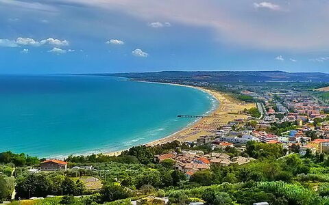 Appartamenti Della Rosa Seaside Abruzzo: Blå, Krop Af Vand, Kyst, Horisont, Coastal Og Oceaniske Landskabsformer, Hav, Strand, Ocean, Kyst, Bugt