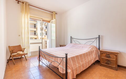 Vico Apartment Balcony, Gallipoli: Gulvbelægning, Indretning, Etage, Træ, Værelse, Møbel, Loft, Seng, Soveværelse, Trægulve
