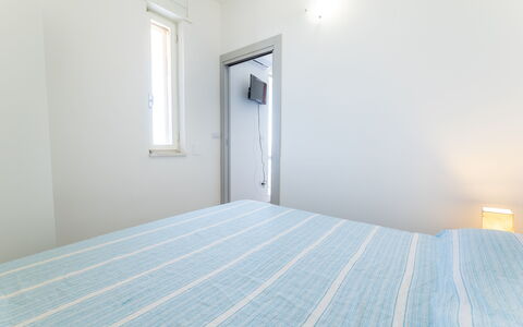 Sea View Apartment, Ac Gallipoli: Væg, Indretning, Loft, Etage, Soveværelse, Gulvbelægning, Belysning, Værelse, Seng, Lejlighed