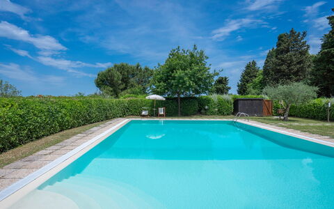Casa Viola Pool, Wifi, Montaione: Blå, Svømmepøl, Udvej, Have, Landscaping, Skygge, Backyard, Eco Hotel, Water Feature, Thermae