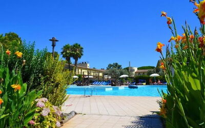Nature & Country Resort Near The sea