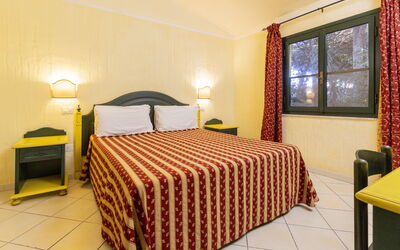 Feriebolig:&nbsp;Golden Apartment, Ac, Wifi