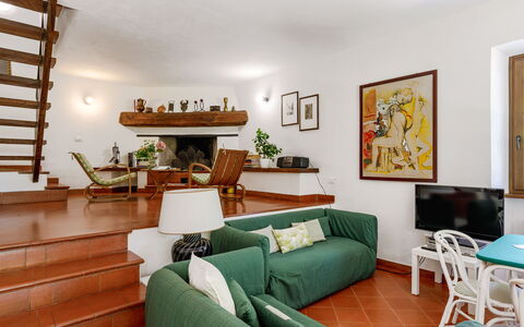 Casa Iume: Indretning, Møbel, Gulvbelægning, Etage, Træ, Værelse, Couch, Loft, Stue, Bord