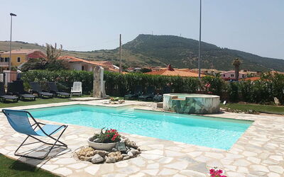 Residenza Agnese Sardegna: Svømmepøl, Udvej, Udendørs Møbler, Fritid, Flise, Water Feature, Eco Hotel, Paraply, Skygge, Hacienda