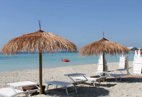 Villa Porto Cesareo Con Parcheggio: Krop Af Vand, Udendørs Møbler, Strand, Paraply, Sommer, Begivenhed, Skygge, Hav, Tækning, Coastal Og Oceaniske Landskabsformer