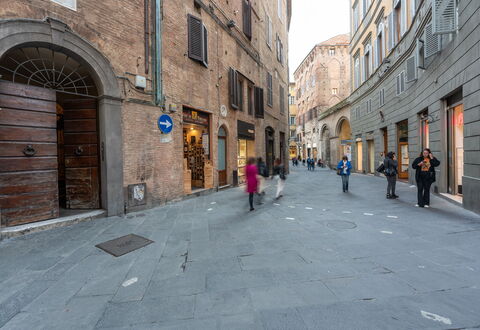 Balconcini De' Saracini: Bygning, Vejbelægning, Gade, City, Byområde, Stad, Offentlige Rum, Vej, Gyde