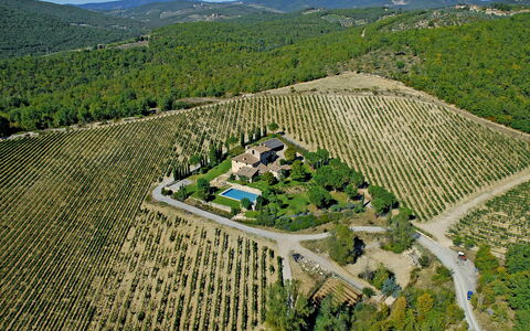 La Dimora del Chianti Dimora: Stunning Tuscan Vill: Fugleperspektiv, Plantation, Landskab, Luftfotografering, Boligområde, Land Lot, Landbrug, Landdistrikt, Almindeligt, Mark
