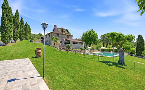 La Dimora del Chianti Dimora: Stunning Tuscan Ston: Estate, Svømmepøl, Have, Landscaping, Villa, Mansion, Lawn, Hacienda, Gård, Stuehus