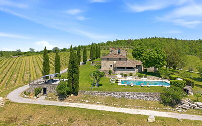 Dimora Chianti Shire: Stunning Tuscan Villa on Vin