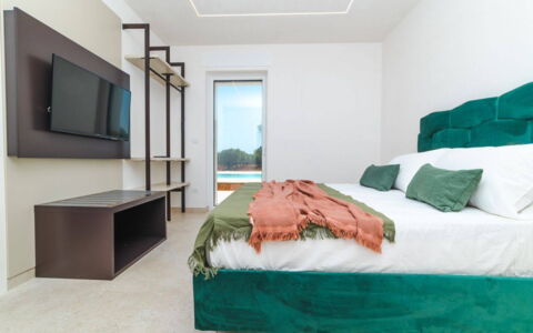 Villa Donnosanto a 5 Minuti Da Spiaggia. Ostuni 10: Indretning, Møbel, Gulvbelægning, Etage, Seng, Soveværelse, Træ, Loft, Værelse, Textile