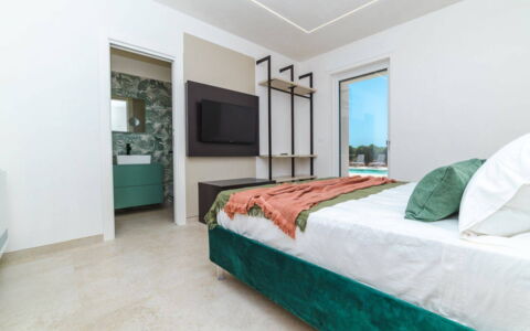 Villa Donnosanto a 5 Minuti Da Spiaggia. Ostuni 10: Indretning, Gulvbelægning, Etage, Væg, Møbel, Træ, Loft, Soveværelse, Seng, Værelse