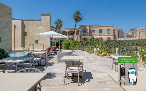 Corte Dei Granai Raro Rooms Collection: Lejlighed, Hacienda, Udvej, Estate, Gårdsplads, Hotel, Svømmepøl, Landscaping, Villa