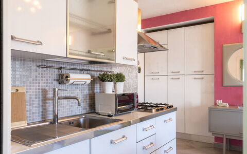 Suite Artemare: Køkken, Køkken Apparat, Countertop, Cabinetry, Større Bandage, Indretning, Køkkenvask, Møbel, Håndvask, Husholdningsapparat