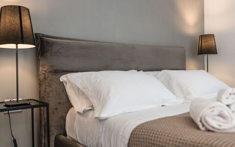 Santo Stefano Raro Rooms Collection: Seng, Soveværelse, Møbel, Sengetøj, Sengetøj, Sengetøj, Indretning, Throw Pillow, Etage, Pude