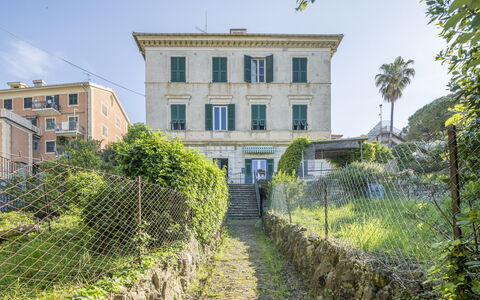 Central Cozy Nest With Parking, Bogliasco: Altan, Villa