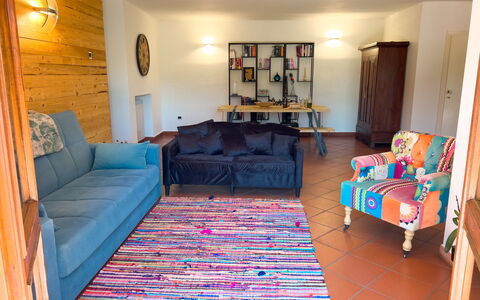 Casa Delle Chicche - Imperia: Møbel, Indretning, Gulvbelægning, Etage, Couch, Træ, Stue, Værelse, Textile, Belysning