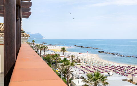 La Terrazza Sul Conero: Kyst, Hav, Coastal Og Oceaniske Landskabsformer, Strand, Ocean, Udvej, Kyst, Caribbean, Bugt